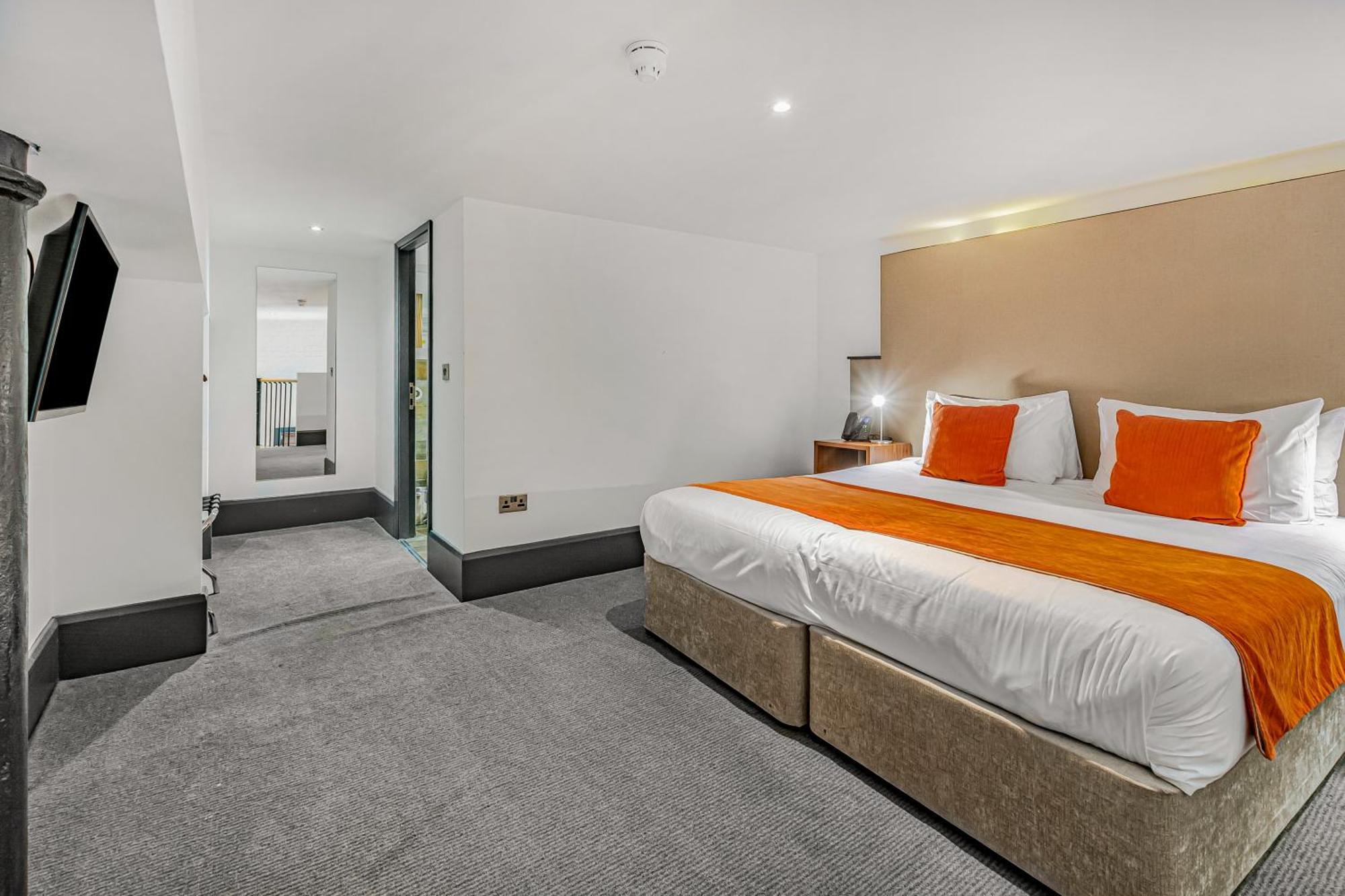 Large Double Room Mezzanine Room
