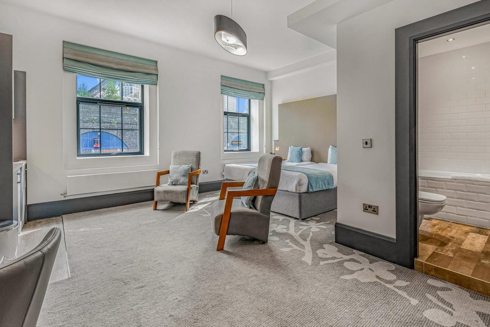 Deluxe Apartment
