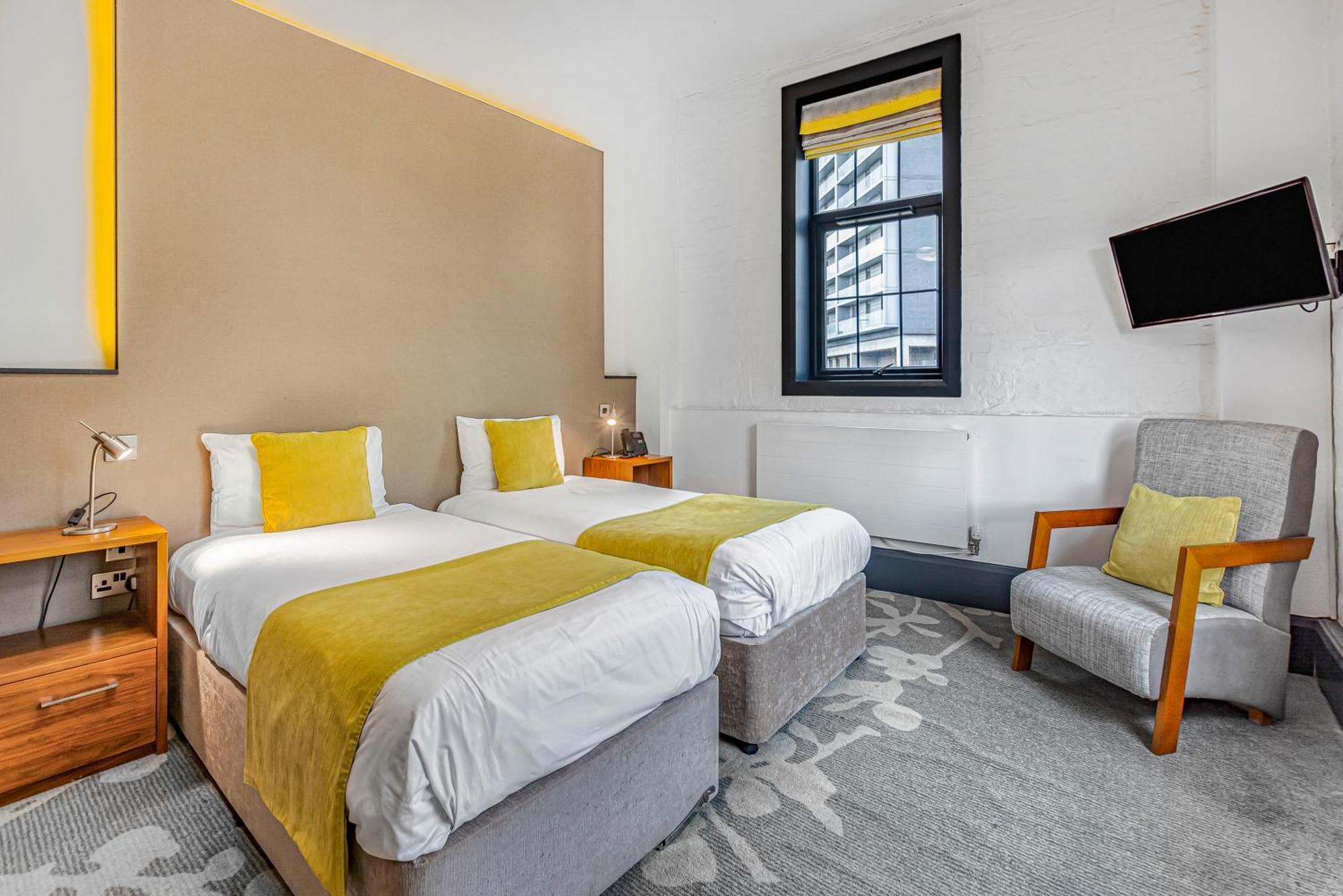 Standard Twin Room