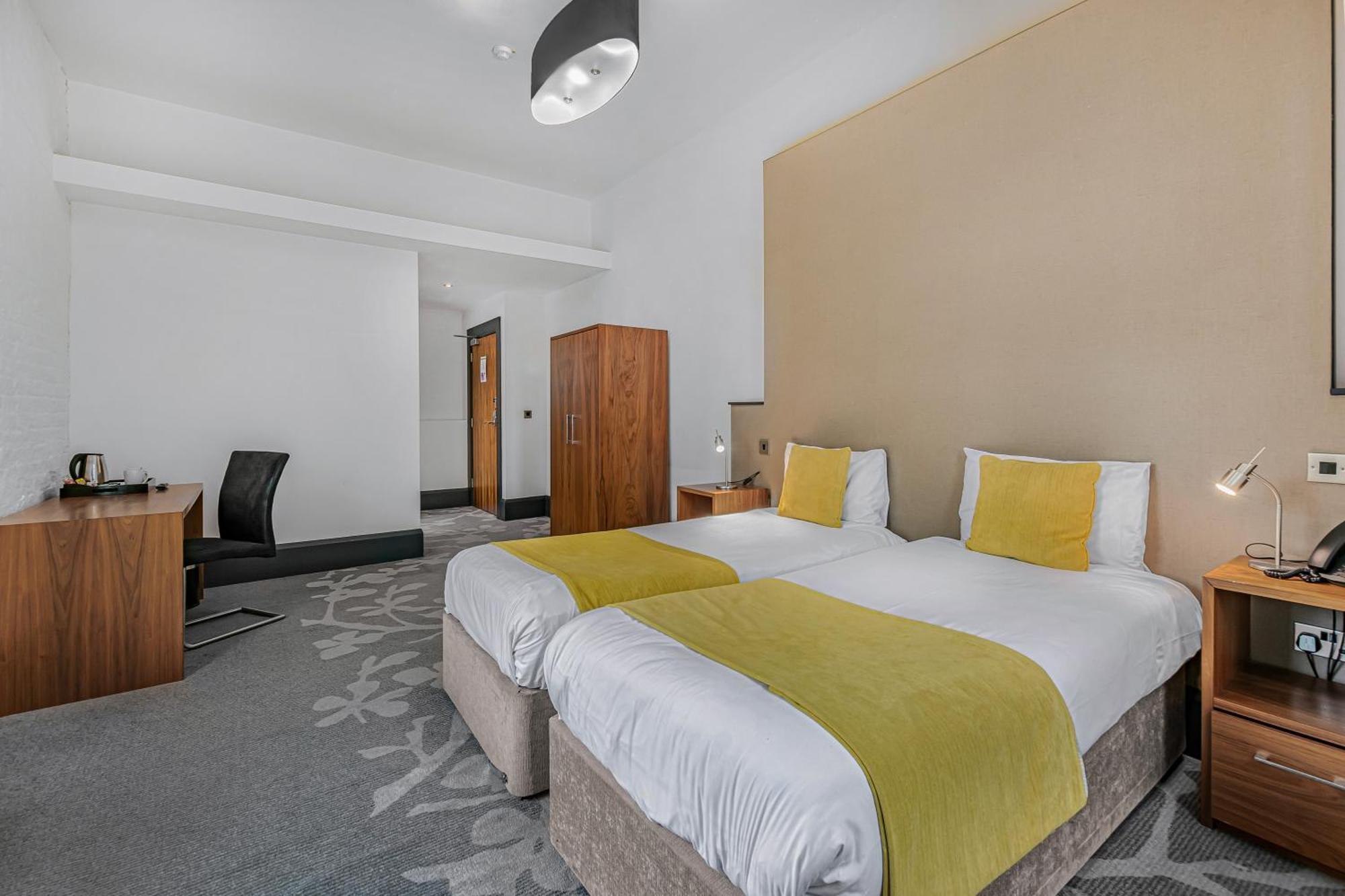 Standard Twin Room